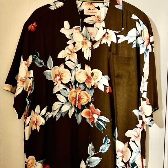 Tommy Bahama Other - Tommy Bahama Brown Casual Button Down Shirt Hawaiian vintage shirt 100% Silk